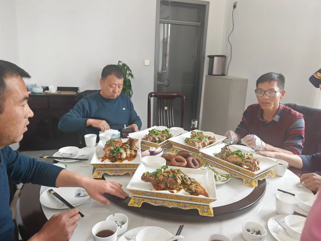 “毛井大件羊肉”掀起“五一”小长假消费热