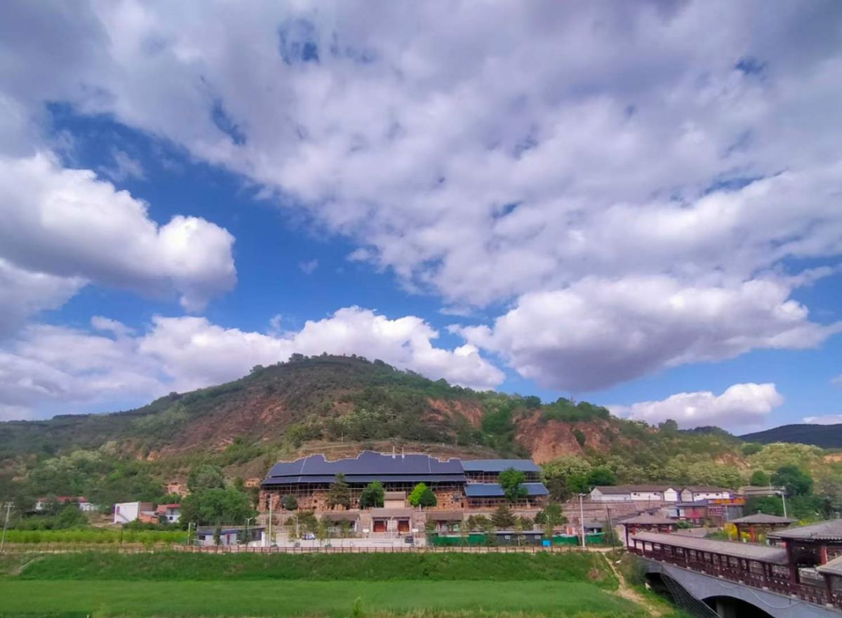 千年古寺北石窟 大塬行者 图