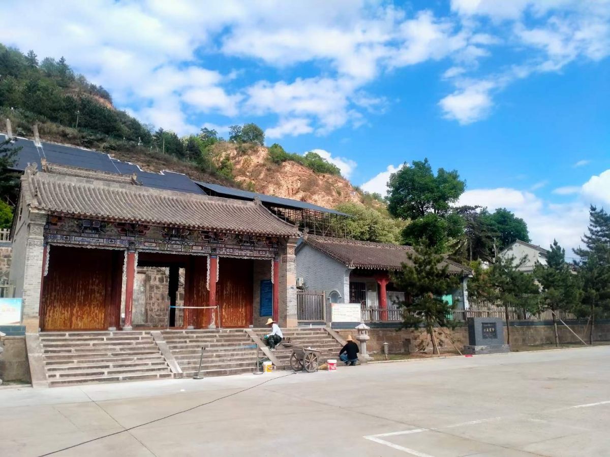千年古寺北石窟 大塬行者 图