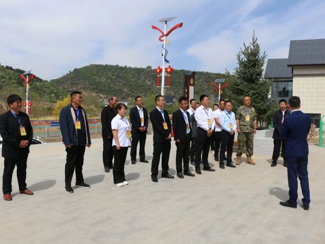 華池縣：南梁鎮(zhèn)組織人大代表視察重大項(xiàng)目建設(shè)
