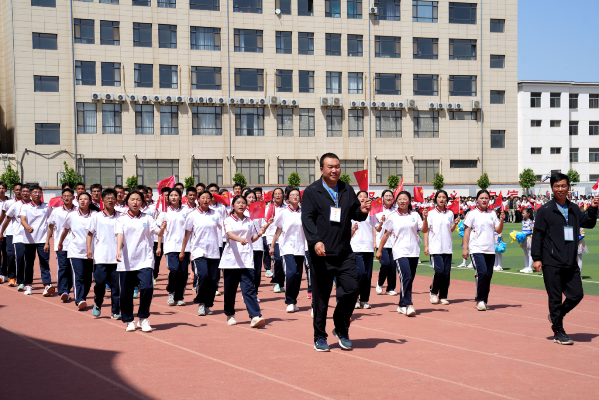 5月13日，合水县第20届中学生运动会在乐蟠初中体育场隆重开幕。