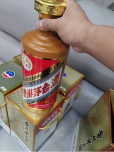 商务宴会必备！揭秘低价白酒挑选技巧，请客不再愁！
