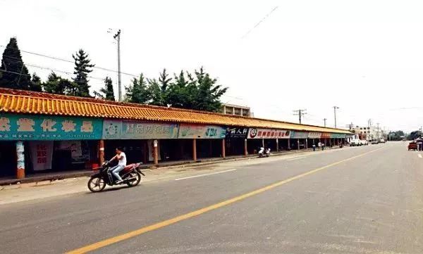 仿古式商铺1