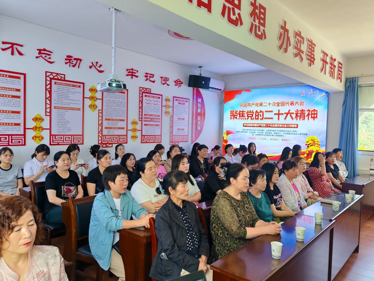 庆阳市妇联启动“健康中国 母亲行动”宣传月活动