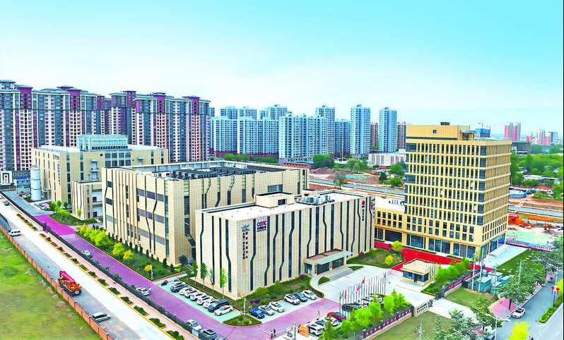 全國一體化算力網(wǎng)絡(luò)國家樞紐節(jié)點（甘肅•慶陽）云創(chuàng)智慧大數(shù)據(jù)中心航拍。慶陽融媒記者 馮喜斌 攝