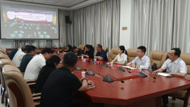 學習先進典型 汲取奮進力量