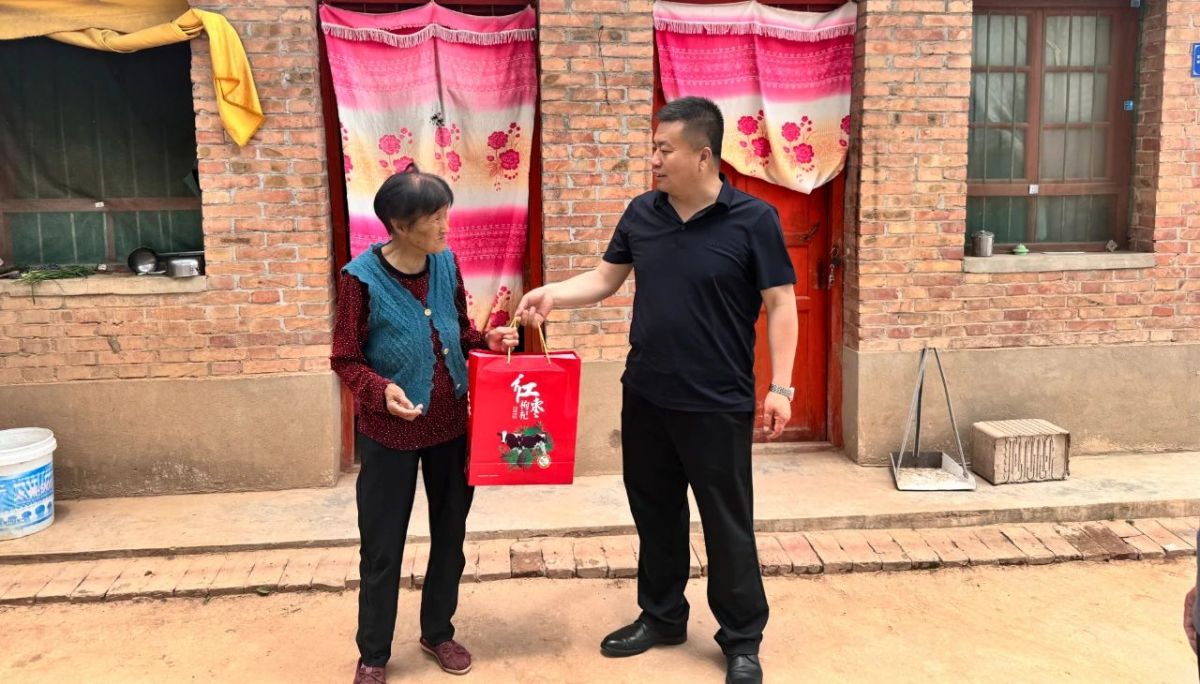 宁县春荣镇：心贴心关爱 实打实帮扶