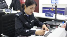 “服務(wù)群眾楷?！笔窃鯓訜挸傻?？