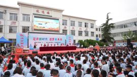 趙立新開(kāi)展“六一”國(guó)際兒童節(jié)慰問(wèn)活動(dòng)