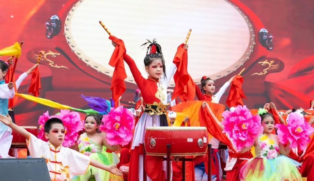 庆阳市举办庆祝“六一”国际儿童节集中入队仪式暨主题队日示范活动