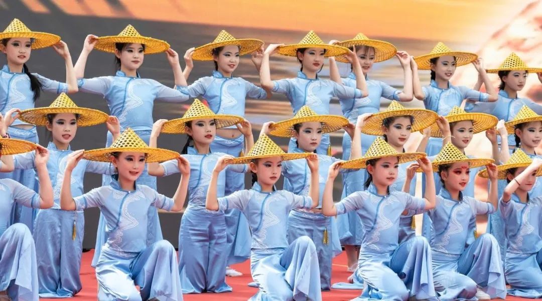 庆阳市举办庆祝“六一”国际儿童节集中入队仪式暨主题队日示范活动