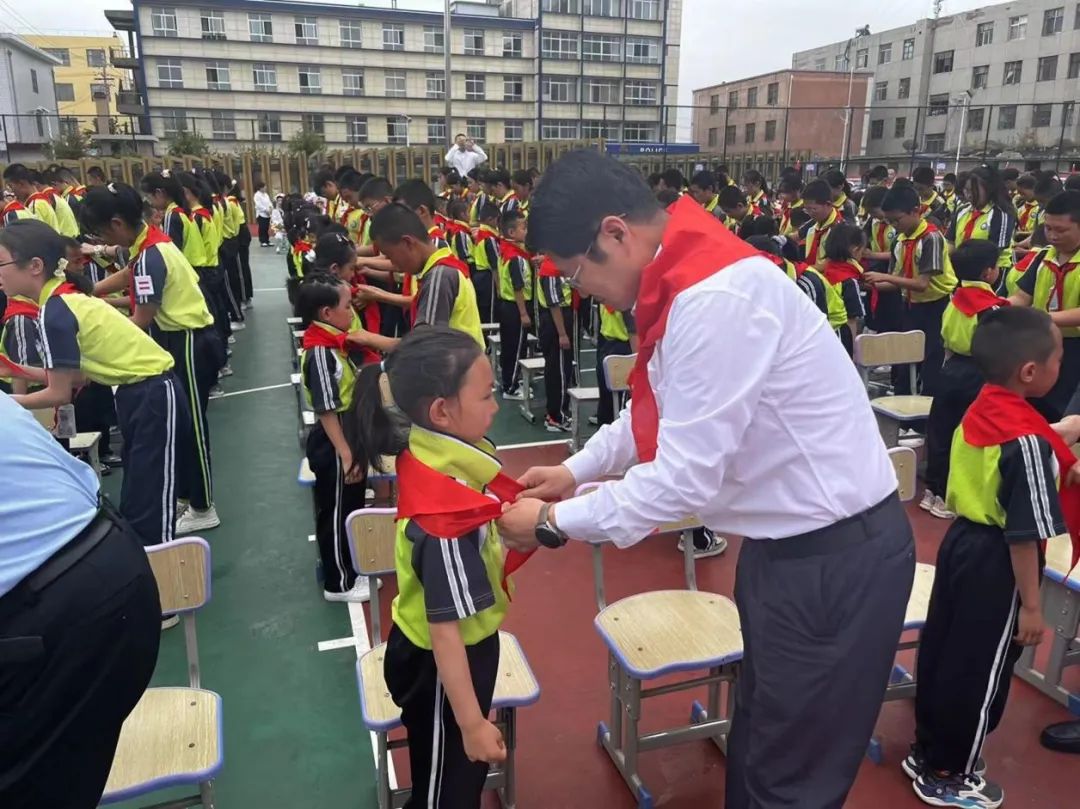 庆阳市举办庆祝“六一”国际儿童节集中入队仪式暨主题队日示范活动