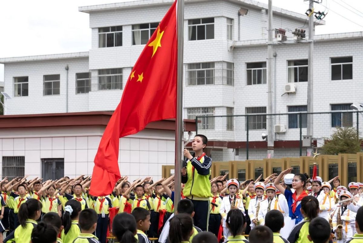 庆阳市举办庆祝“六一”国际儿童节集中入队仪式暨主题队日示范活动