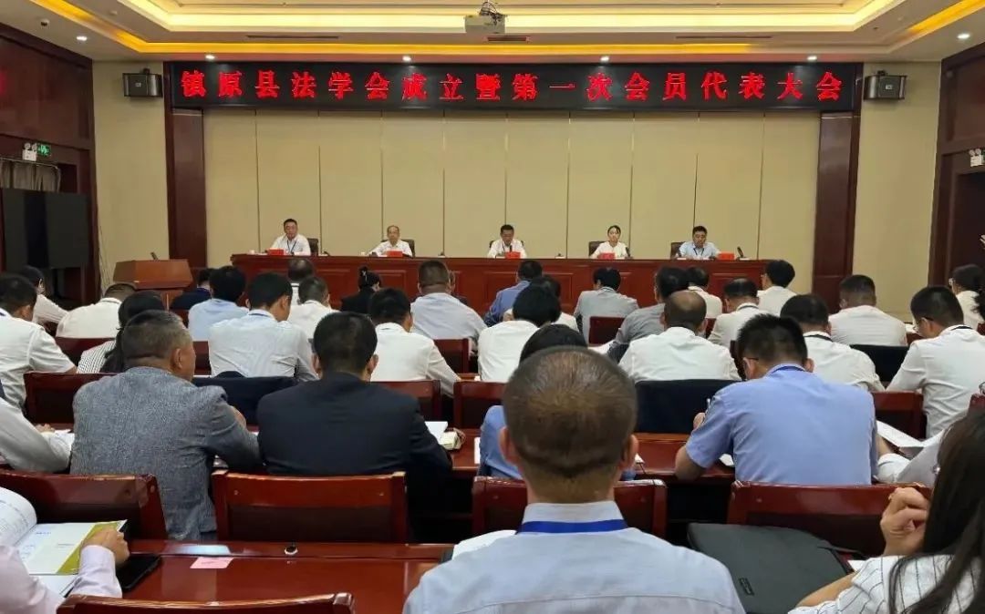 5月24日，县委副书记、县长罗睿主持召开全县法治政府建设工作会议，传达学习习近平总书记关于法治政府建设重要论述、重要指示批示精神和全省法治政府建设工作推进会议、全市法治政府建设工作会议精神，听取2023年度全县法治政府建设工作汇报和2024年工作计划，安排下阶段重点工作。