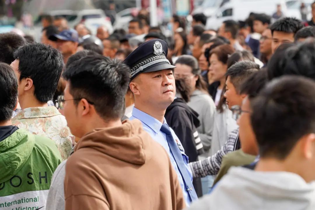 庆阳公安：为高考助威，为梦想护航！