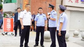 毛萬(wàn)東同志督導(dǎo)檢查高考和香包節(jié)安保工作