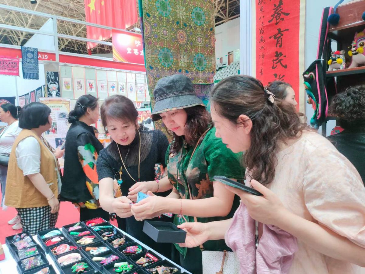 我们的节日——第十九届庆阳香包民俗文化节 图/重香