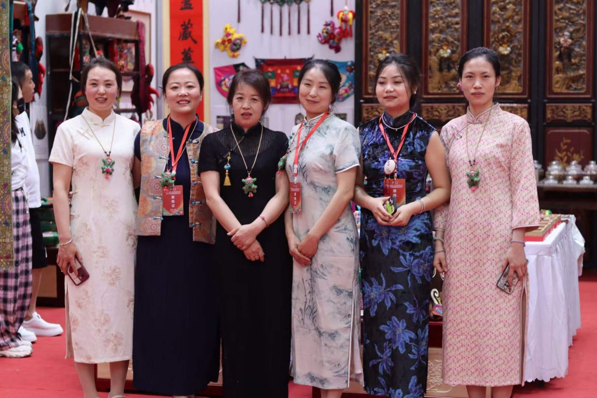 我们的节日——第十九届庆阳香包民俗文化节 图/重香