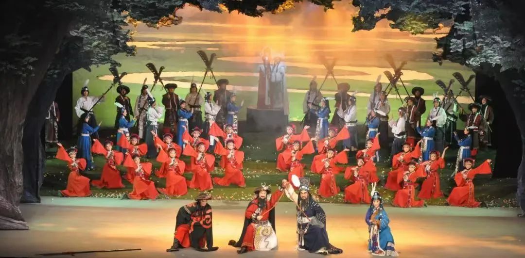 國家舞臺藝術(shù)精品工程劇目原創(chuàng)隴劇《官鵝情歌》劇照