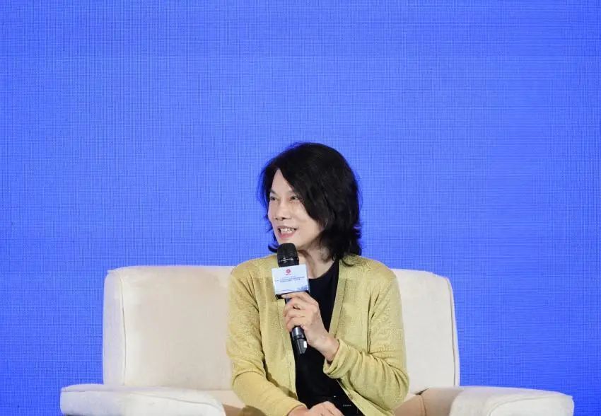 董明珠现场回答访谈 图片来源：央视财经