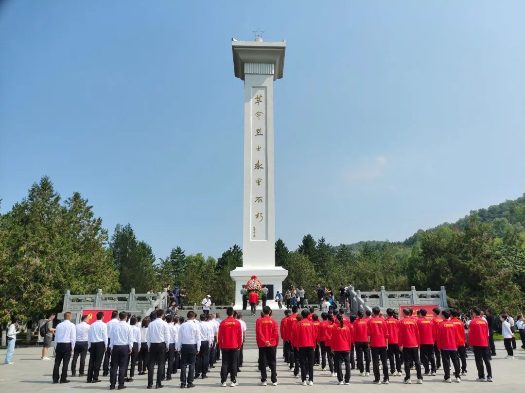 中国乒乓球协会 国家乒乓球队走进华池南梁（图片不分次序）