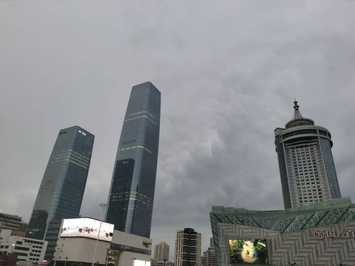 配图 兰州东方红广场万象城 摄影师/龙只