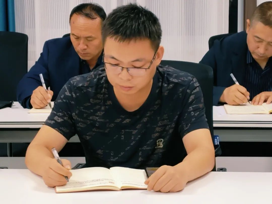 张 旭
