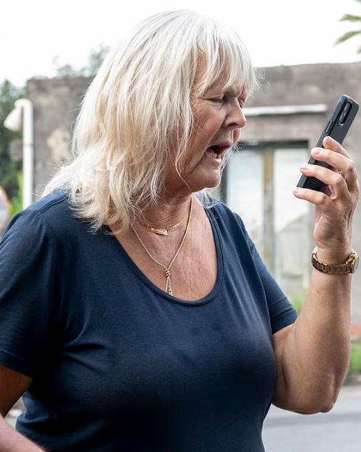 女商人的意大利母親稱，女兒已經(jīng)躲起來(lái)了