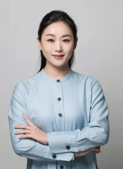 （粤剧代表人物、国家一级演员、广东省戏剧家协会主席、广东粤剧院院长曾小敏）