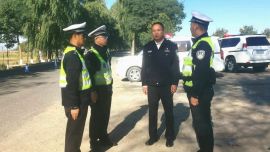 毛萬東深入鎮(zhèn)原縣暗訪督導檢查國慶安保工作并慰問一線執(zhí)勤值守民輔警