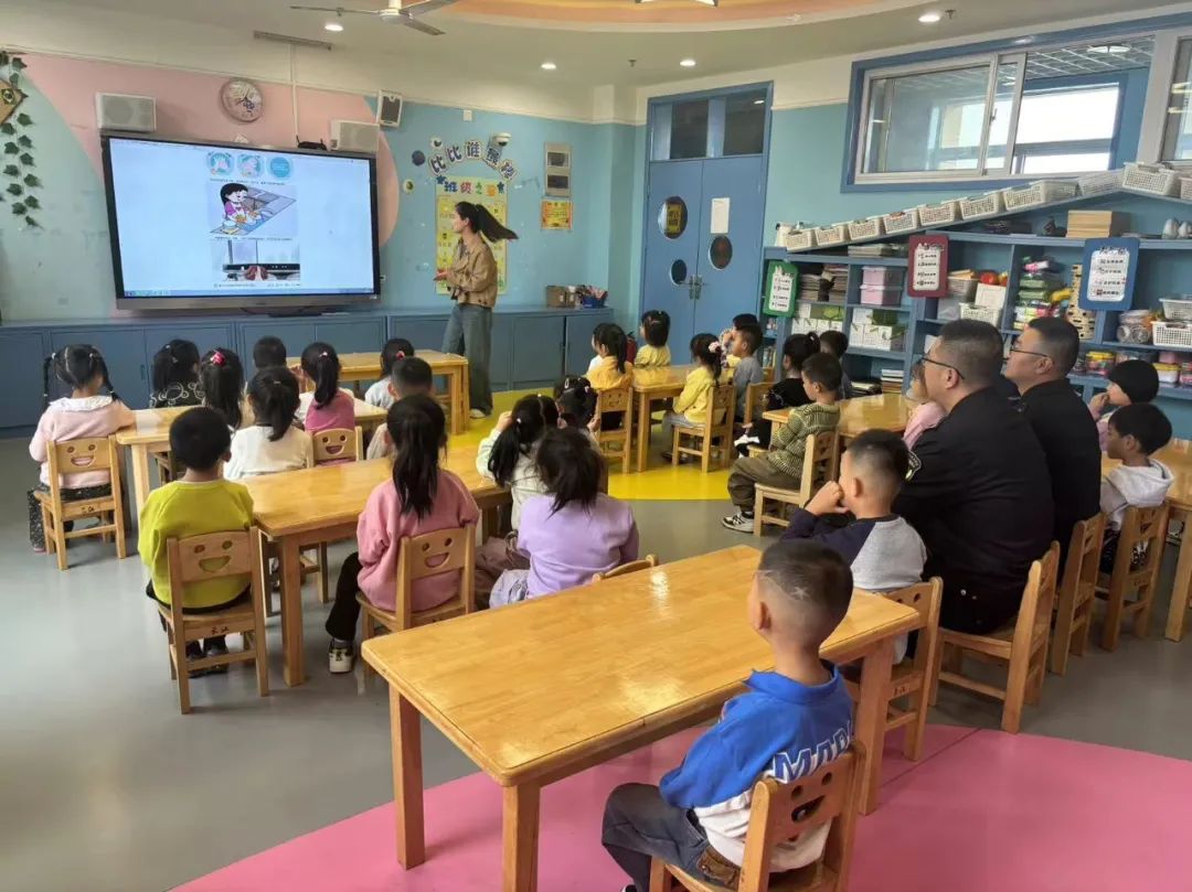西峰区深入学校幼儿园开展食品安全“大手拉小手”活动