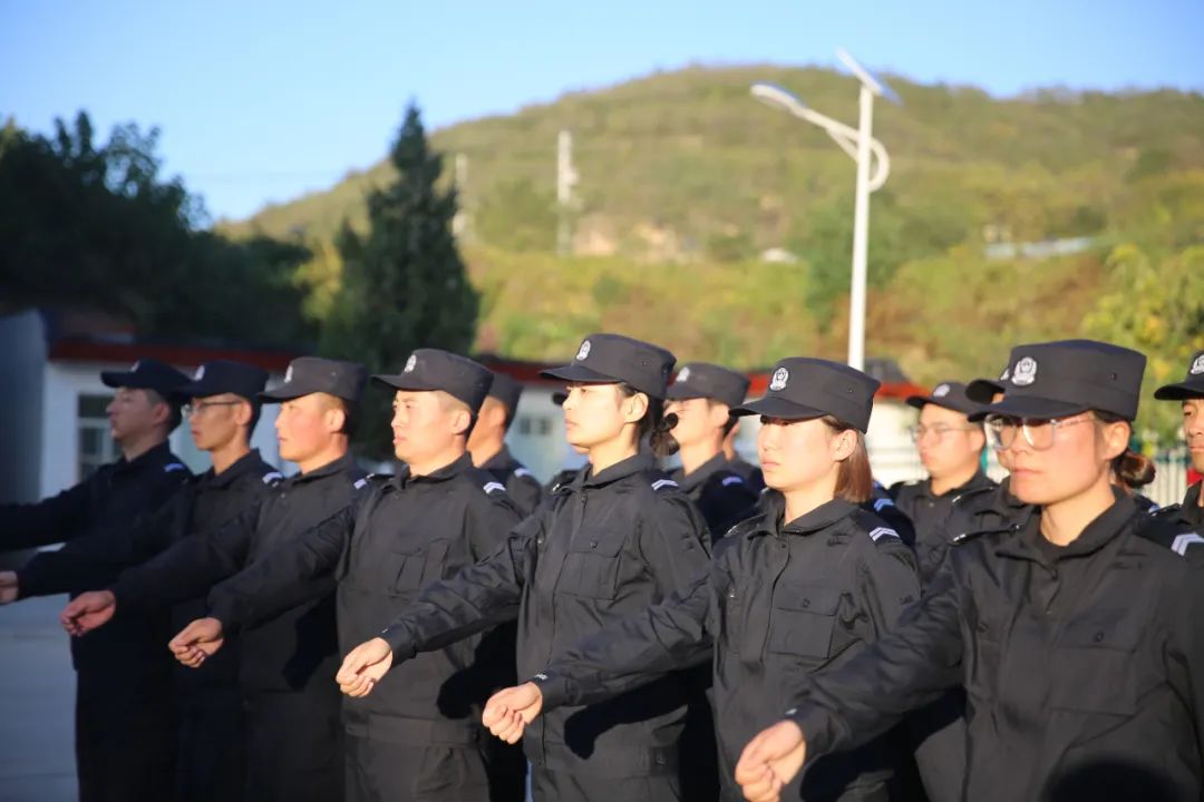 宁县公安2024年新招录辅警岗前培训队列会操汇报演练