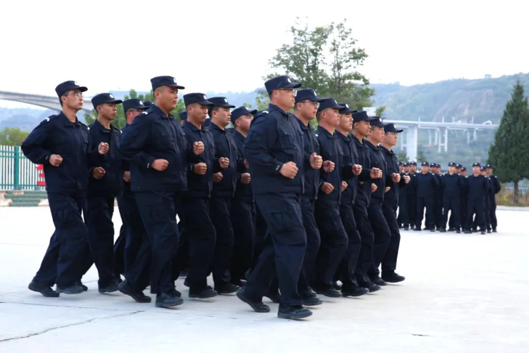 宁县公安2024年新招录辅警岗前培训队列会操汇报演练