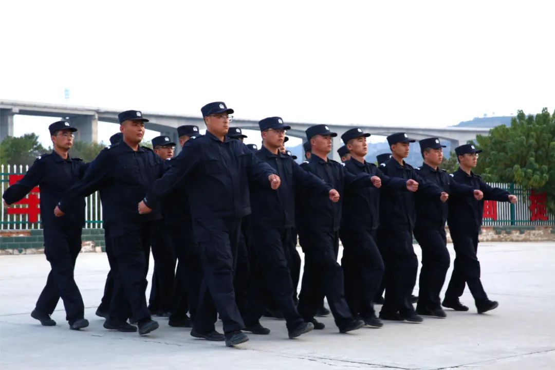 宁县公安2024年新招录辅警岗前培训队列会操汇报演练