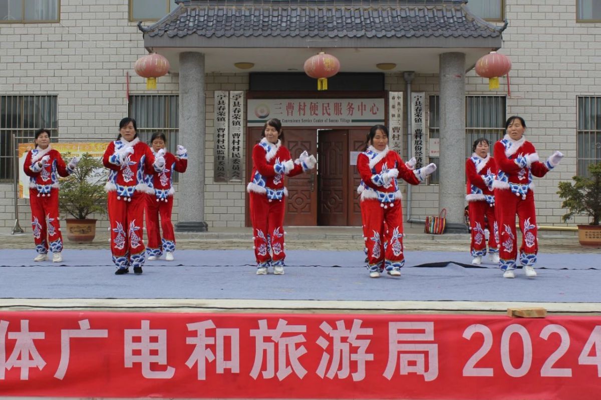 庆阳陇剧院惠民演出走进宁县春荣镇
