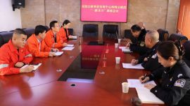 西峰公路段“一路多方”强化冬季防滑保畅
