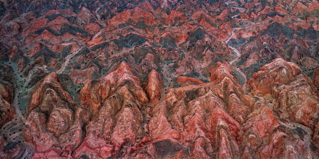 王琛，2012. 地  新疆库车大峡谷原底 彩色放大