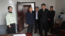 趙立新主任帶領(lǐng)班子成員看望慰問機(jī)關(guān)干部職工