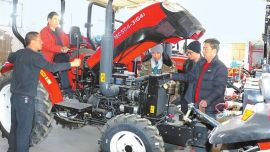 人勤春來早 田間氣象新 ——平?jīng)鍪写焊麄涓痪€見聞