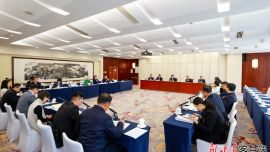 甘肅代表團舉行小組會議 審議政府工作報告 胡昌升任振鶴參加 李國英到會聽取審議意見