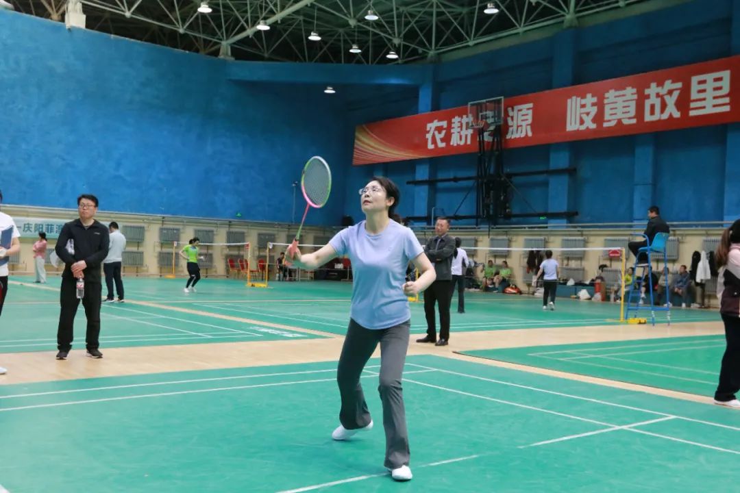 女子羽毛球单打比赛项目