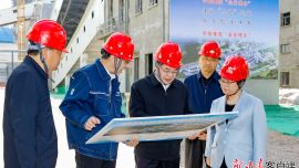 胡昌升在平?jīng)鰬c陽(yáng)調(diào)研時(shí)強(qiáng)調(diào) 培育壯大特色產(chǎn)業(yè)支撐縣域經(jīng)濟(jì)發(fā)展 落實(shí)林長(zhǎng)制和河湖長(zhǎng)制促進(jìn)生態(tài)文明建設(shè)