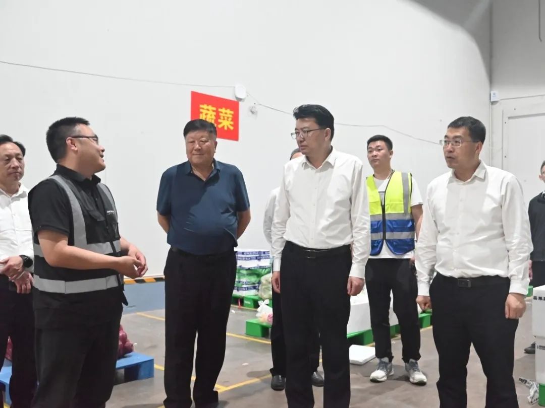 在匯通集團(tuán)物流公司實(shí)地調(diào)研