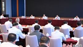 任振鶴在建設(shè)全國(guó)重要的新能源及新能源裝備制造基地推進(jìn)會(huì)議上強(qiáng)調(diào) 把握政策取向 放大優(yōu)勢(shì)潛力 系統(tǒng)施策推進(jìn) 加快建設(shè)全國(guó)重要的新能源及新能源裝備制造基地