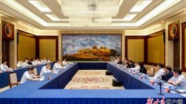 胡昌升任振鶴與李子彬一行會(huì)談