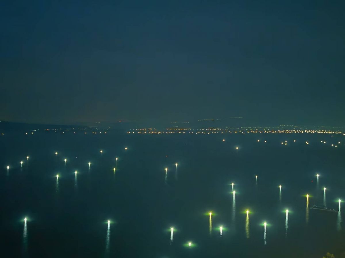 一年只亮一个月的刘家峡渔灯  摄影师/姚刚