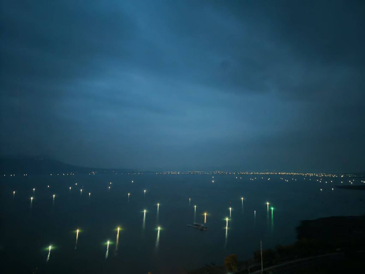 一年只亮一个月的刘家峡渔灯  摄影师/姚刚