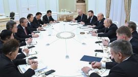 李强会见俄罗斯总统普京