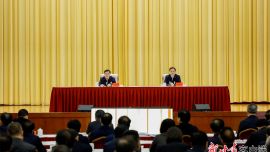 胡昌升在省委理論學(xué)習(xí)中心組專題學(xué)習(xí)（擴(kuò)大）會(huì)議上強(qiáng)調(diào) 不斷提升新聞?shì)浾摴ぷ髂芰?為全省高質(zhì)量發(fā)展?fàn)I造良好環(huán)境 任振鶴莊國泰石謀軍參加