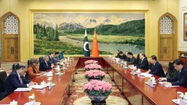 丁薛祥会见巴基斯坦副总理兼外长达尔